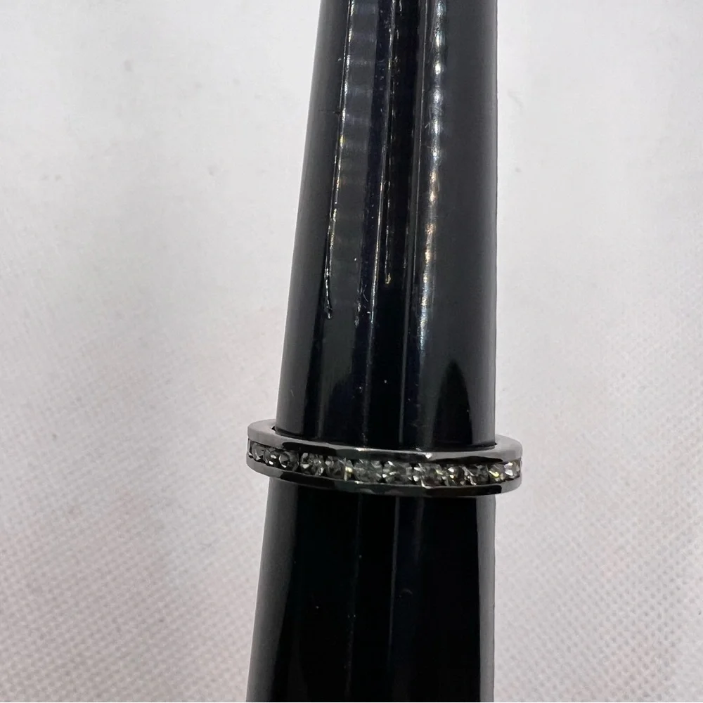 🍭6/$30 silver tone jewel studded ring band - size 8.25